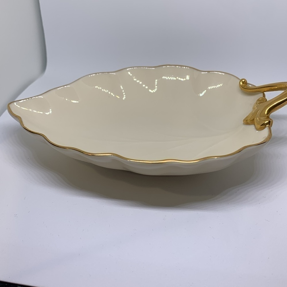 Lenox leaf dish. - Picture 2 of 7